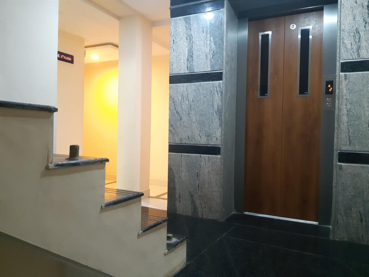 ホテル Cnr Residency Madanapalle エクステリア 写真