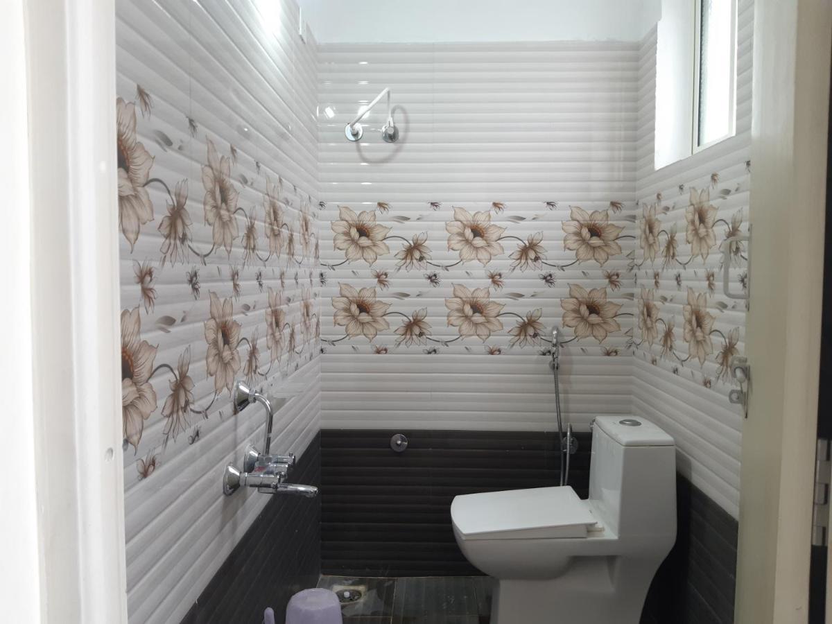 ホテル Cnr Residency Madanapalle エクステリア 写真