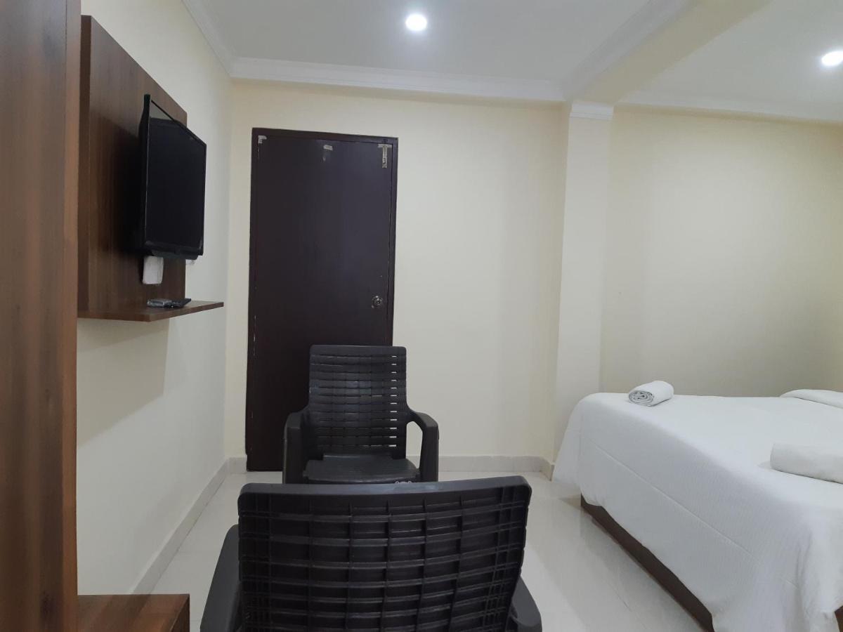ホテル Cnr Residency Madanapalle エクステリア 写真