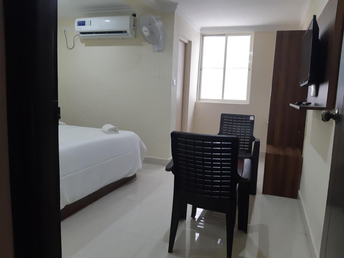 ホテル Cnr Residency Madanapalle エクステリア 写真